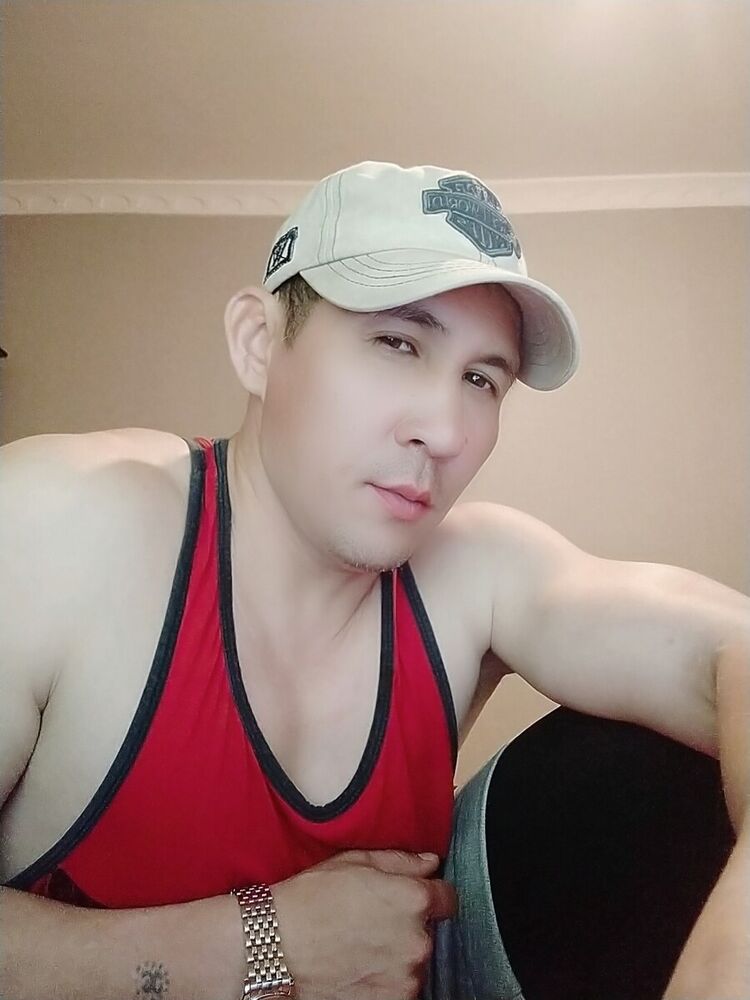  ,   Elbek, 42 ,   