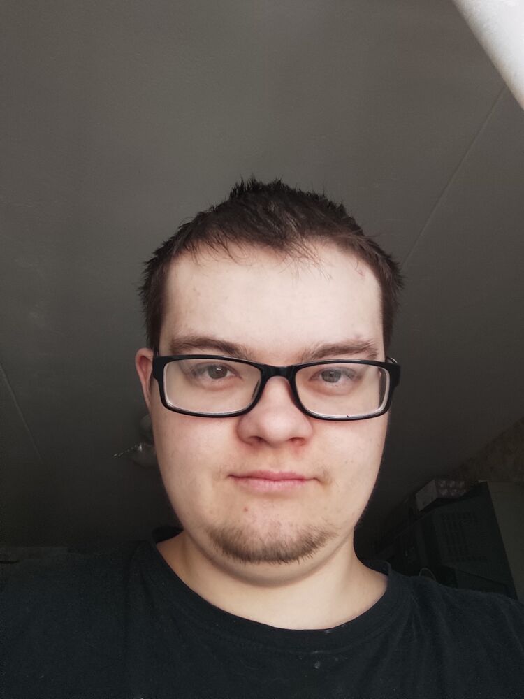  33749408  Viktor, 26 ,    