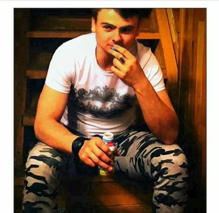  30749208  , 29 ,    