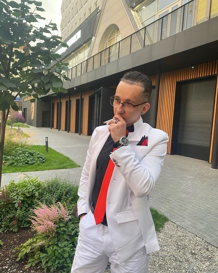  37577718  Vlad, 29 ,    