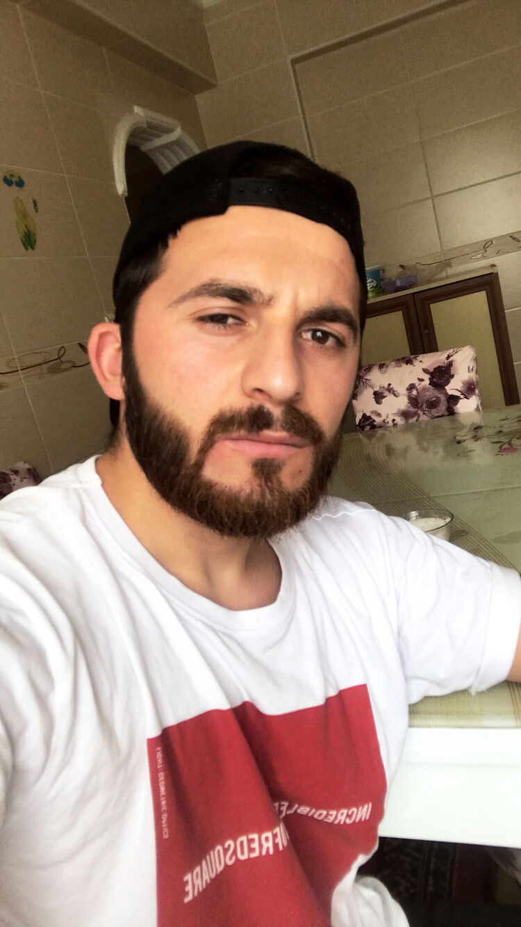  27040728  Yusuf, 27 ,    