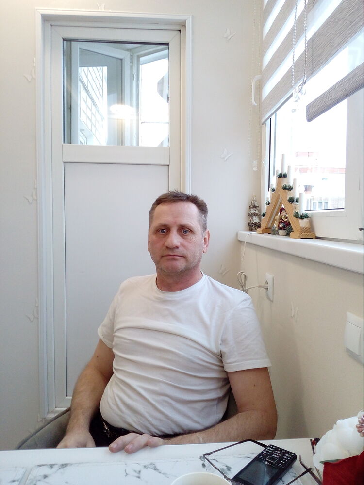  32063288  , 49 ,    