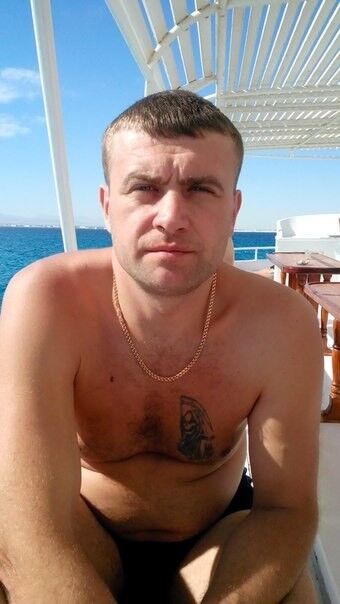  5833958  Alex, 47 ,    