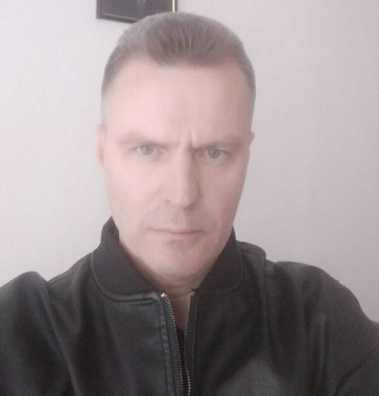  45274978  Alex, 40 ,    Saint John's