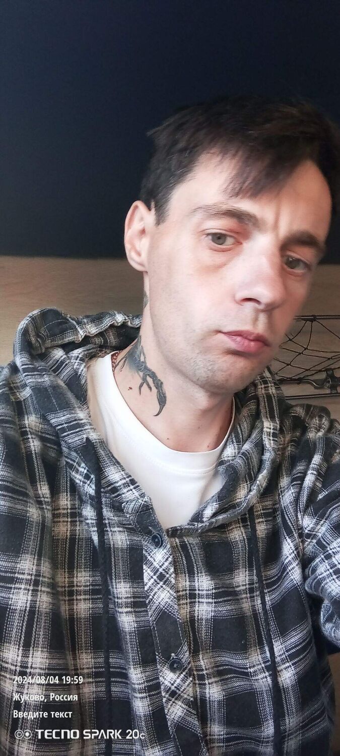  52573968  Toni, 34 ,    