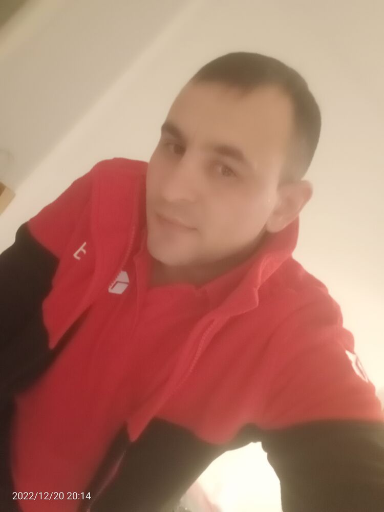  36528648  ALEX, 37 ,    