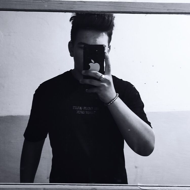  32801318  , 20 ,    