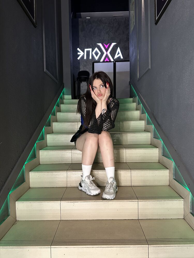  38211348  KoDi, 21 ,    