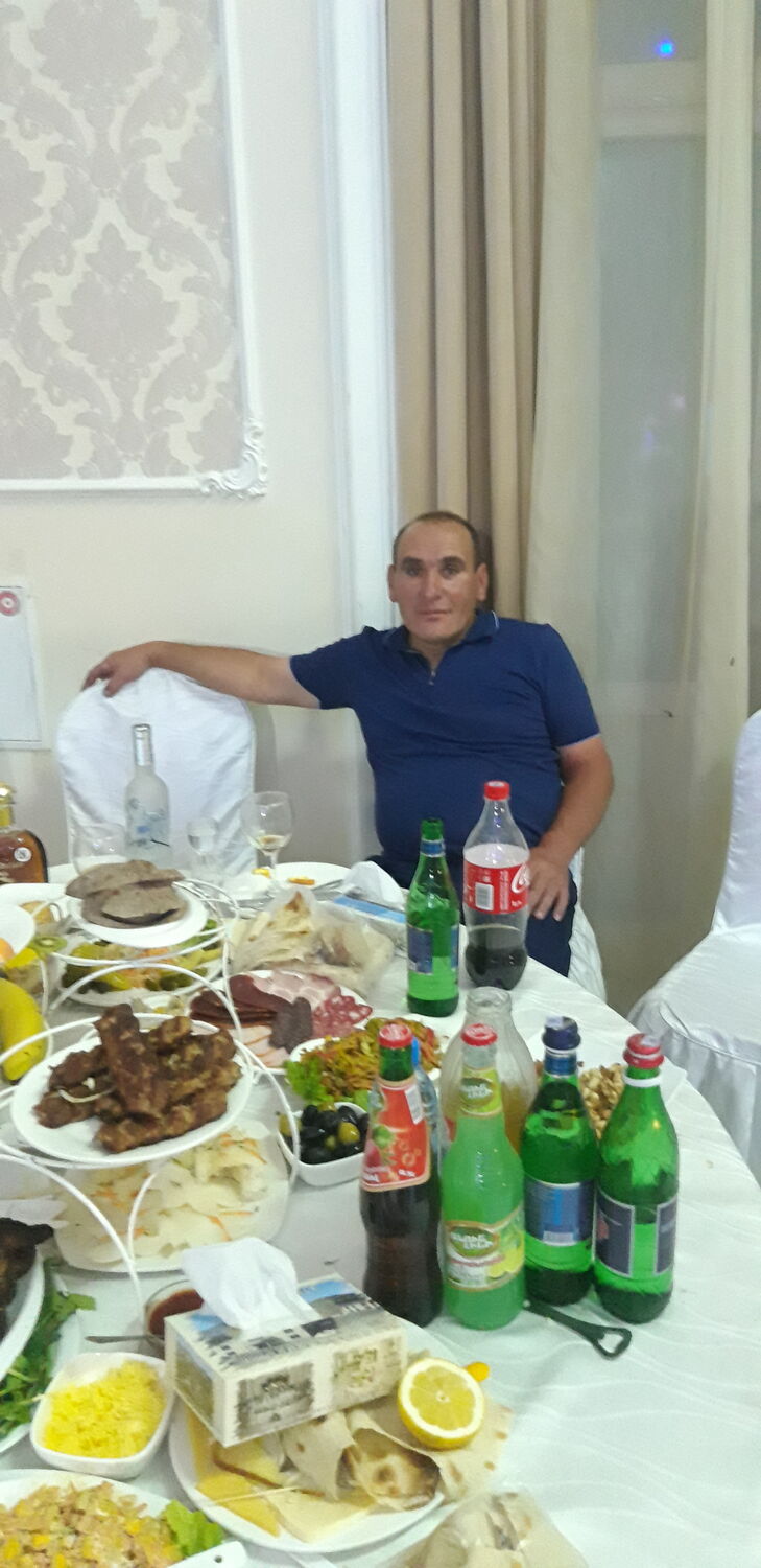  43688798  Artur, 50 ,    