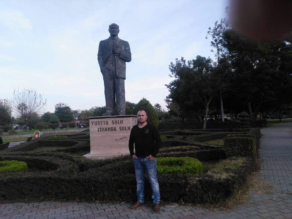  40626458  Tuncay, 40 ,    