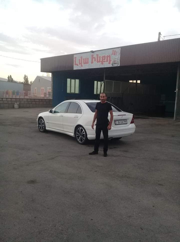  43853388  Tatul, 42 ,    