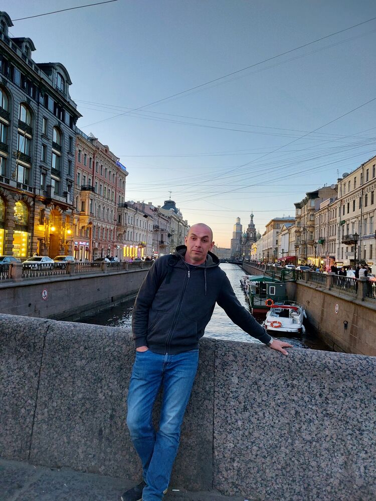  45110088  Roman, 36 ,    