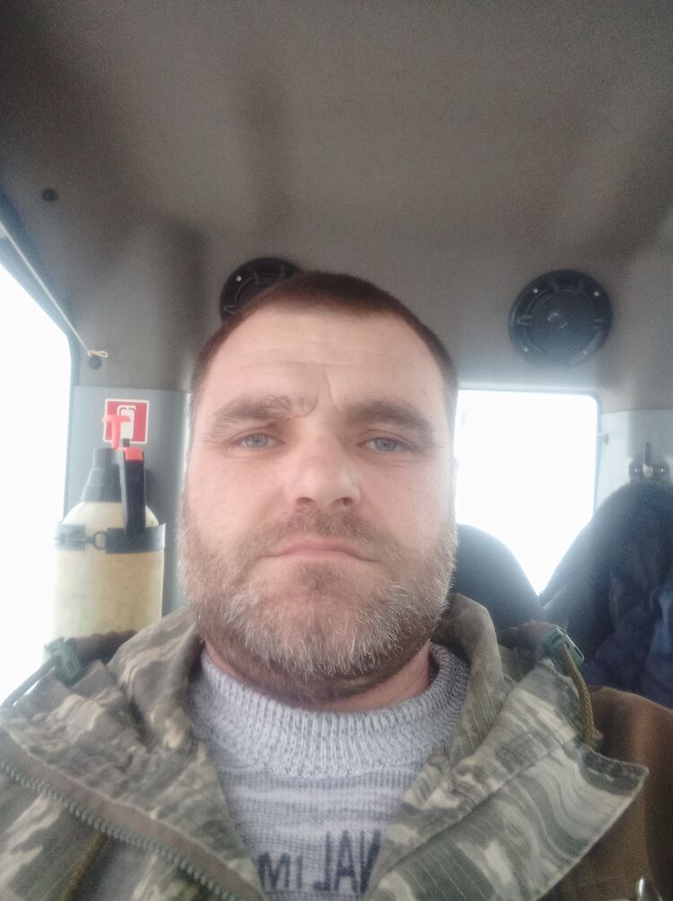  28221988  , 44 ,    
