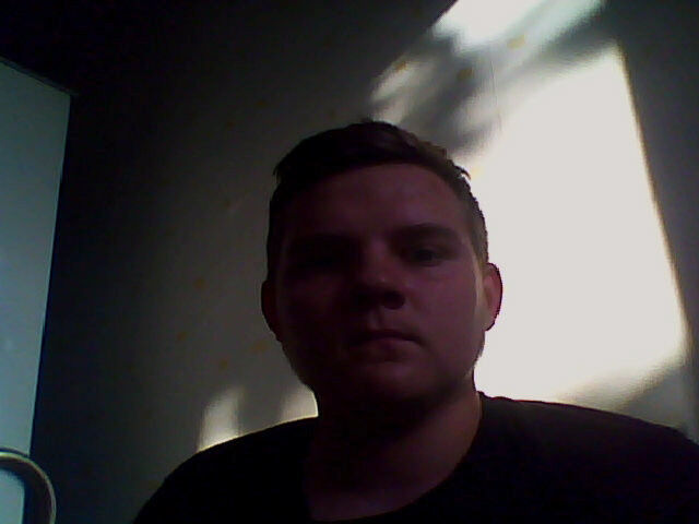 7621568  Alexei, 27 ,    