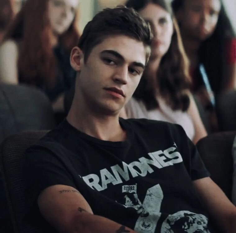 ���� 46878418 ������� Striking Bul, 32 ����, ���� ���������� � �������������