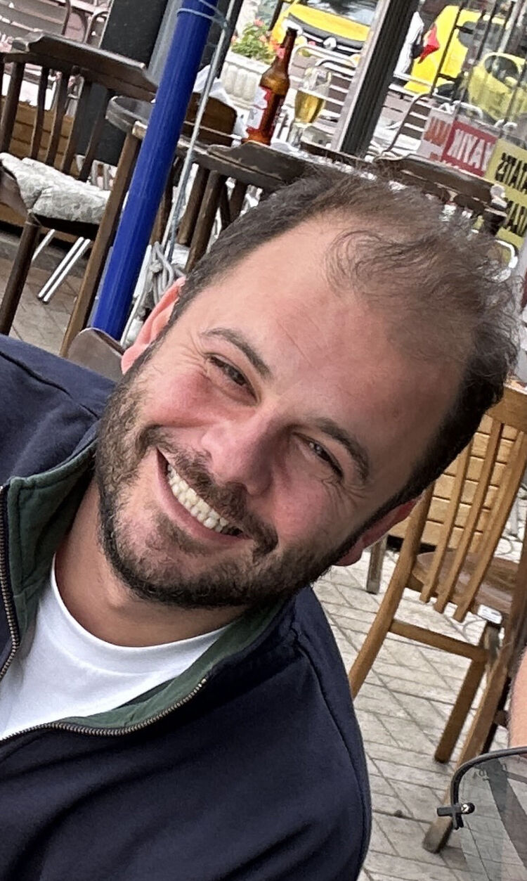  Kemerburgaz,   Metin, 40 ,   ,   , c 