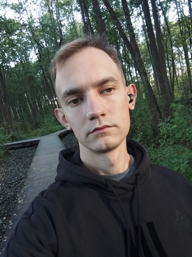  37624018  Sergei, 27 ,    