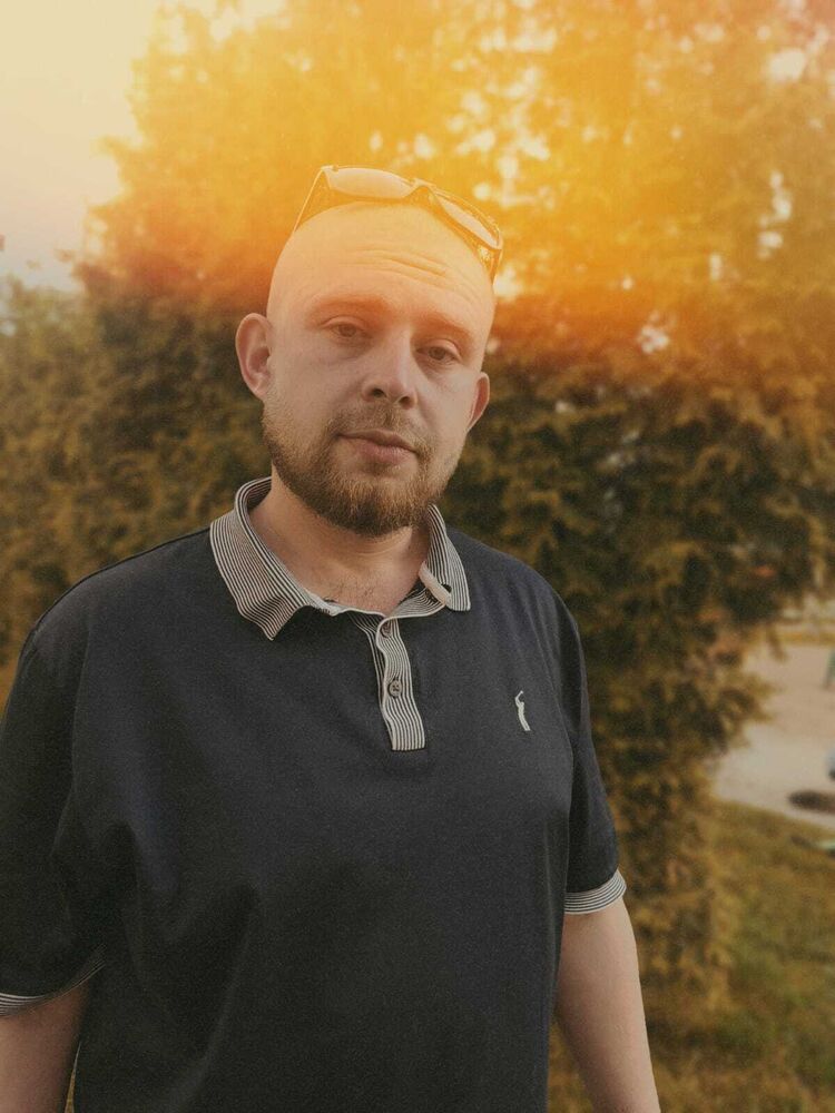  ,   Valentin, 36 ,   ,   