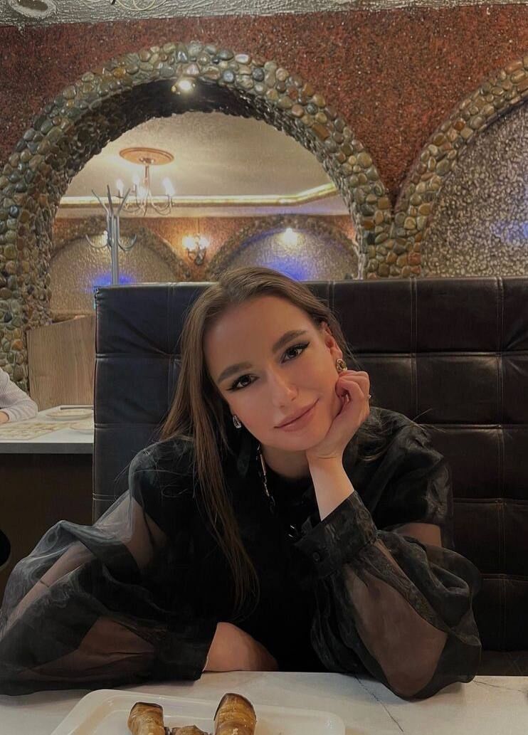  43412508  Alina, 26 ,    