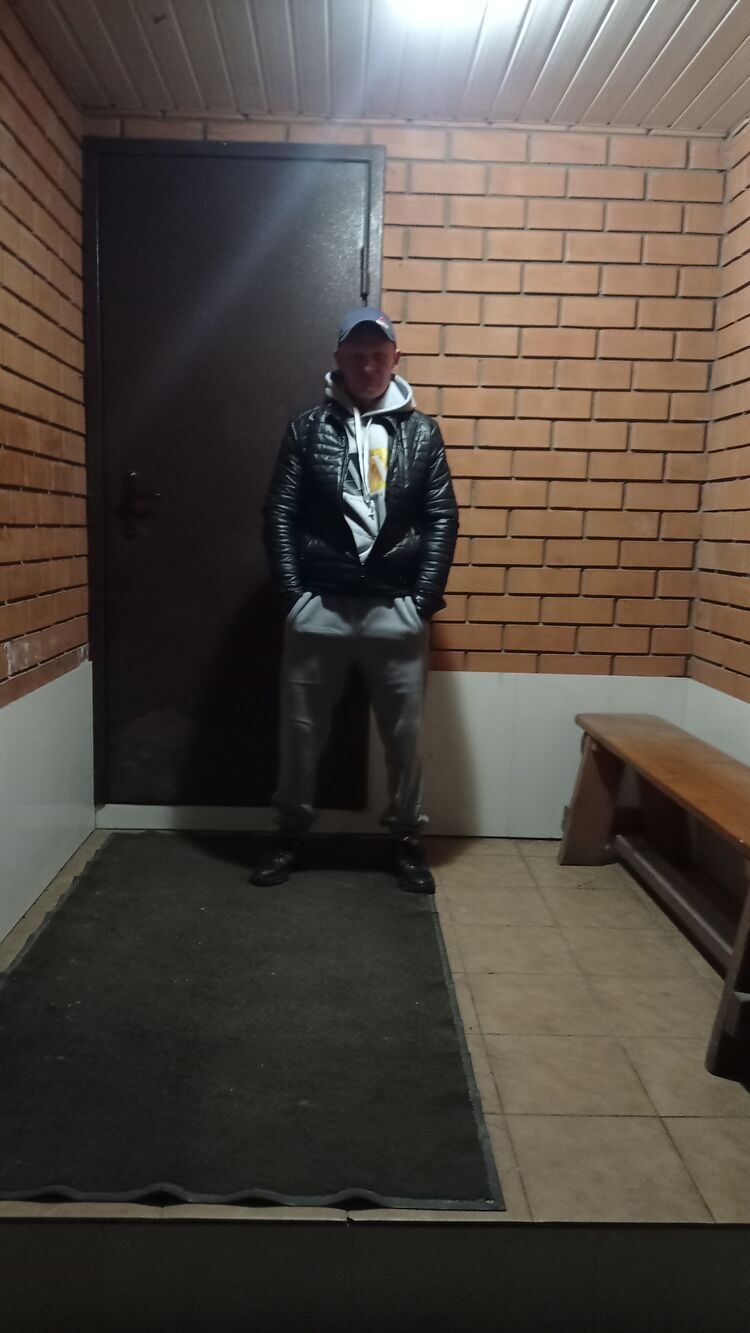  49683978  , 39 ,    