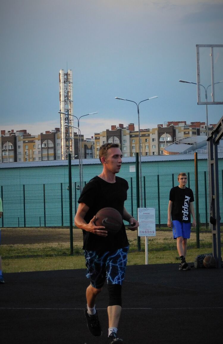  ,   Maks, 28 ,   ,   