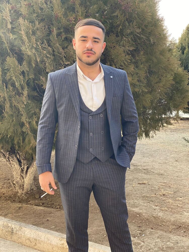  ,   Hakan, 27 ,   ,   