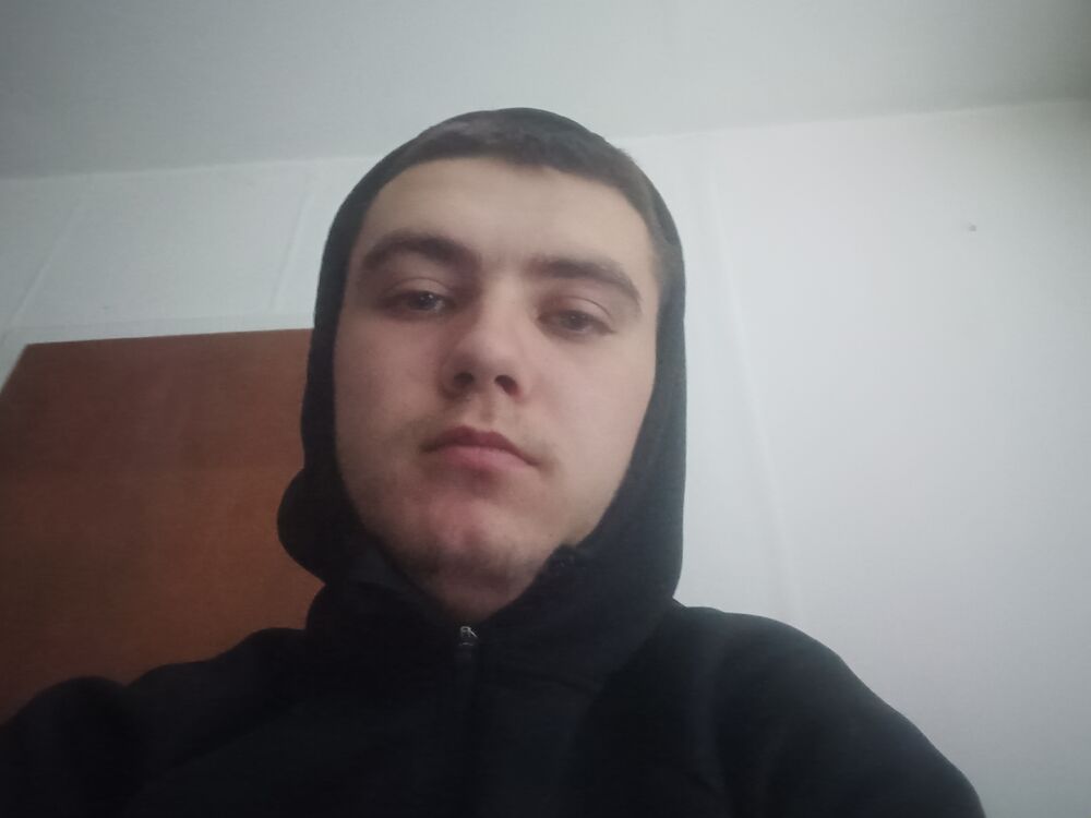  49549698  Dima, 19 ,    