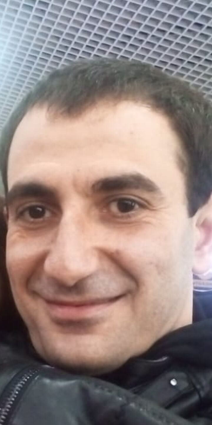  32444168  Mika, 38 ,    
