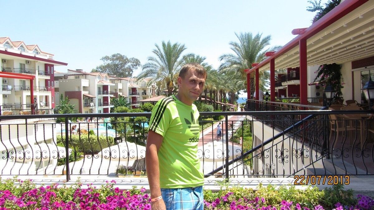  ,   Anton, 37 ,   