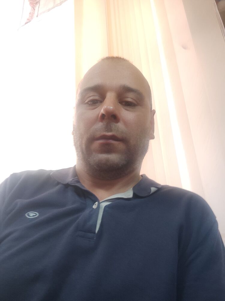  46459568  Viorel, 44 ,    