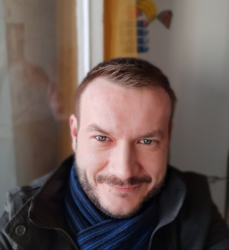  32648738   , 37 ,    