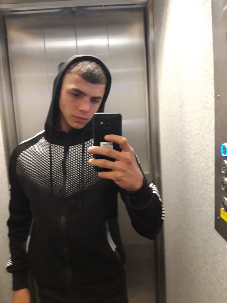  46428678  , 19 ,    Cerny Most