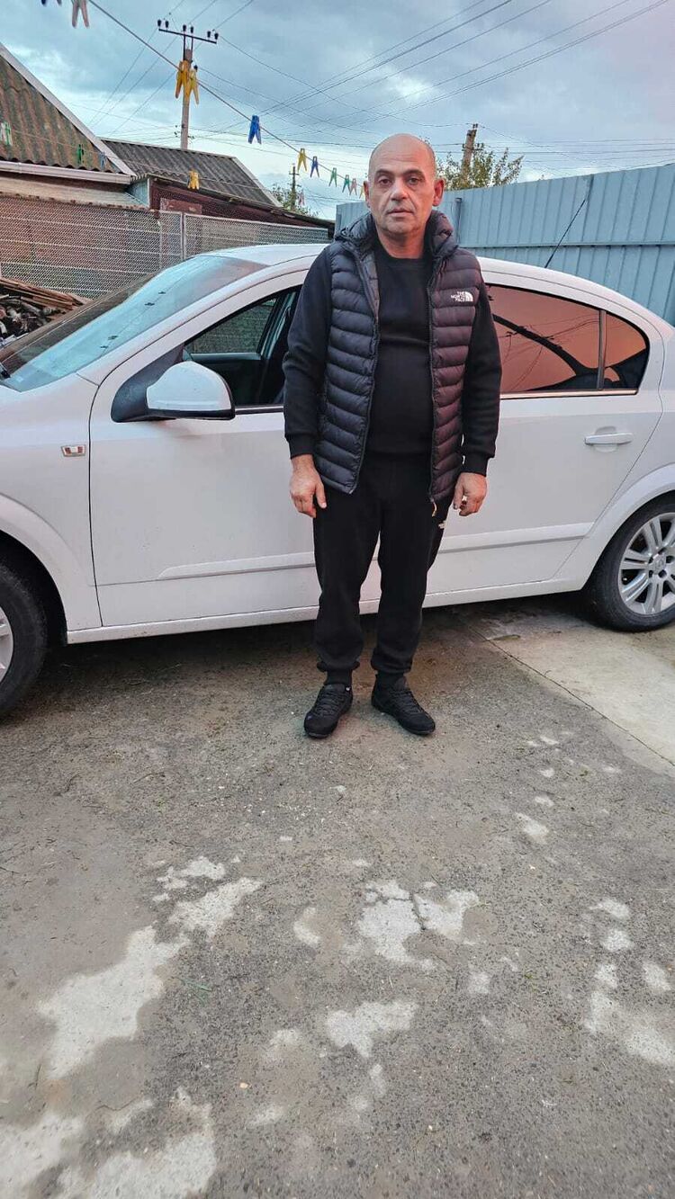  ,   Agasi, 46 ,   c 