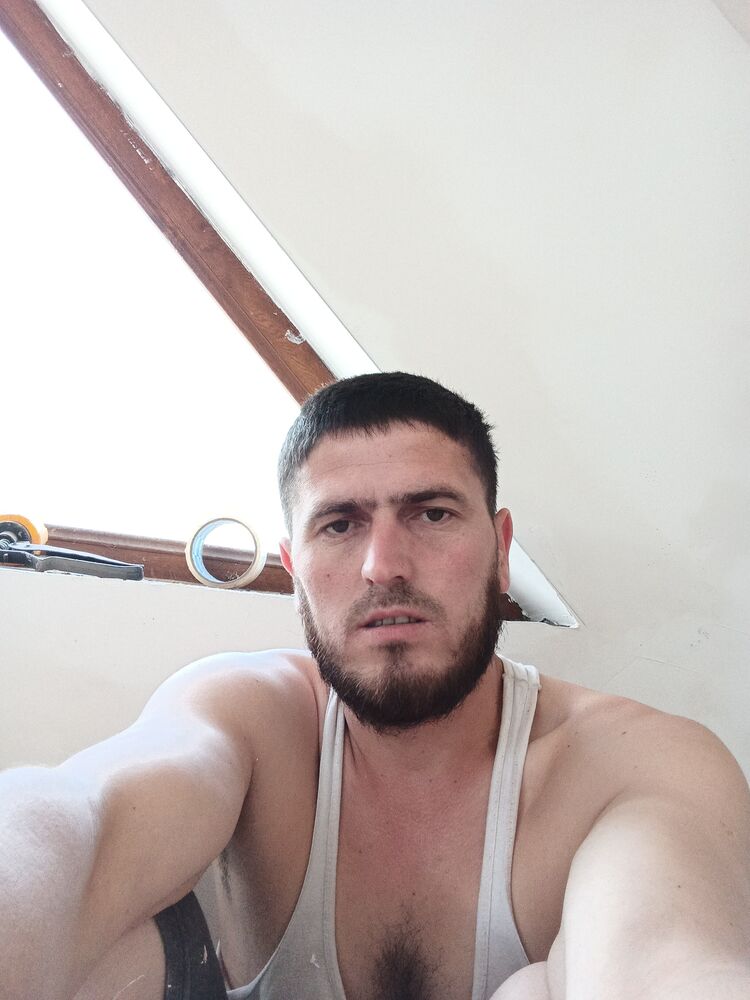  ,   Mukhammadali, 32 ,   ,   