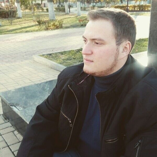  10118318  Alexeyi, 32 ,    