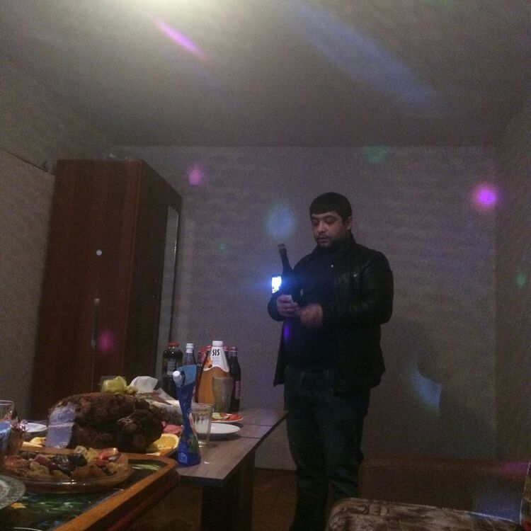  27927268  Vardan, 34 ,    