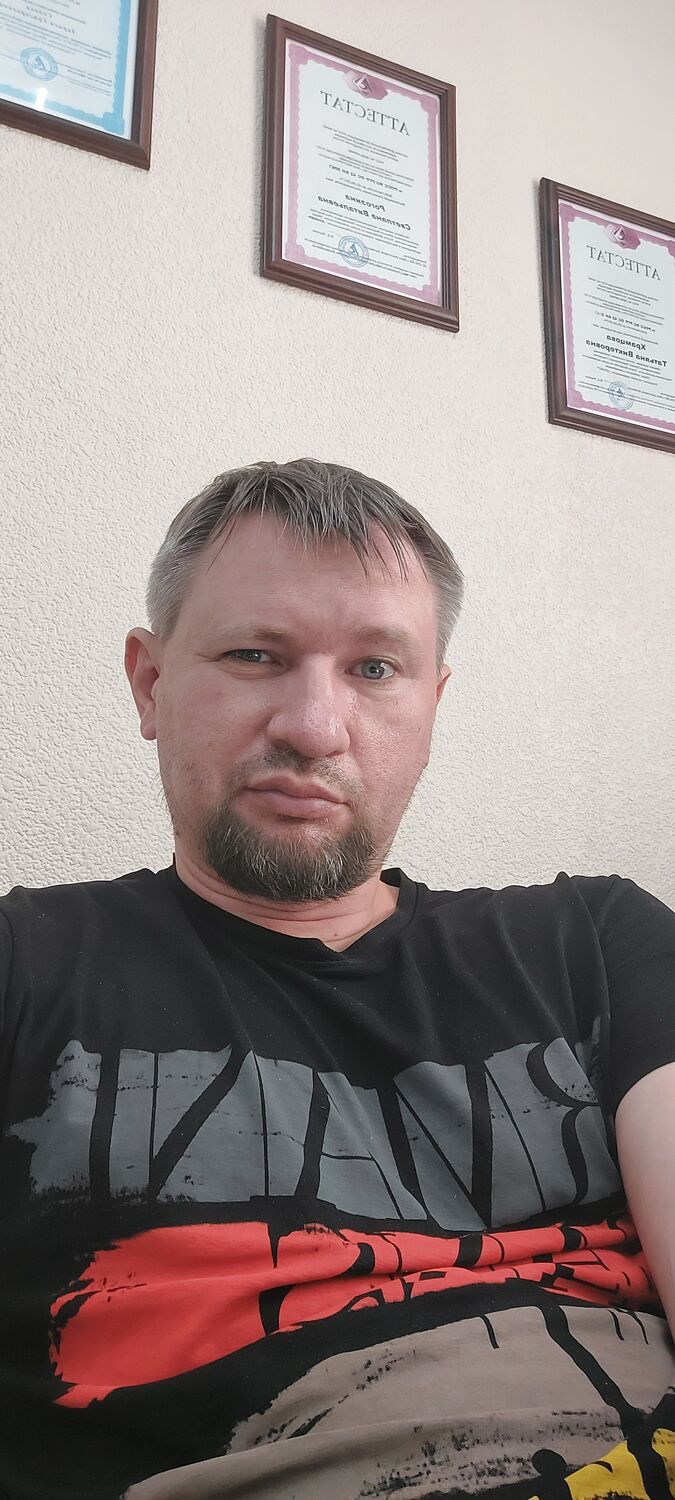  ,   Vito, 44 ,   