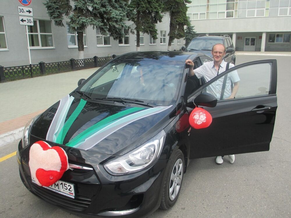  5687828  Sergei, 41 ,    