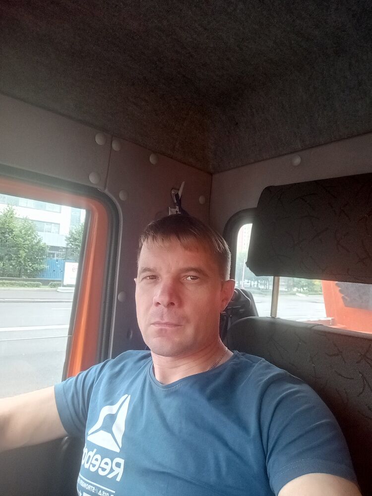  31760998  , 44 ,    