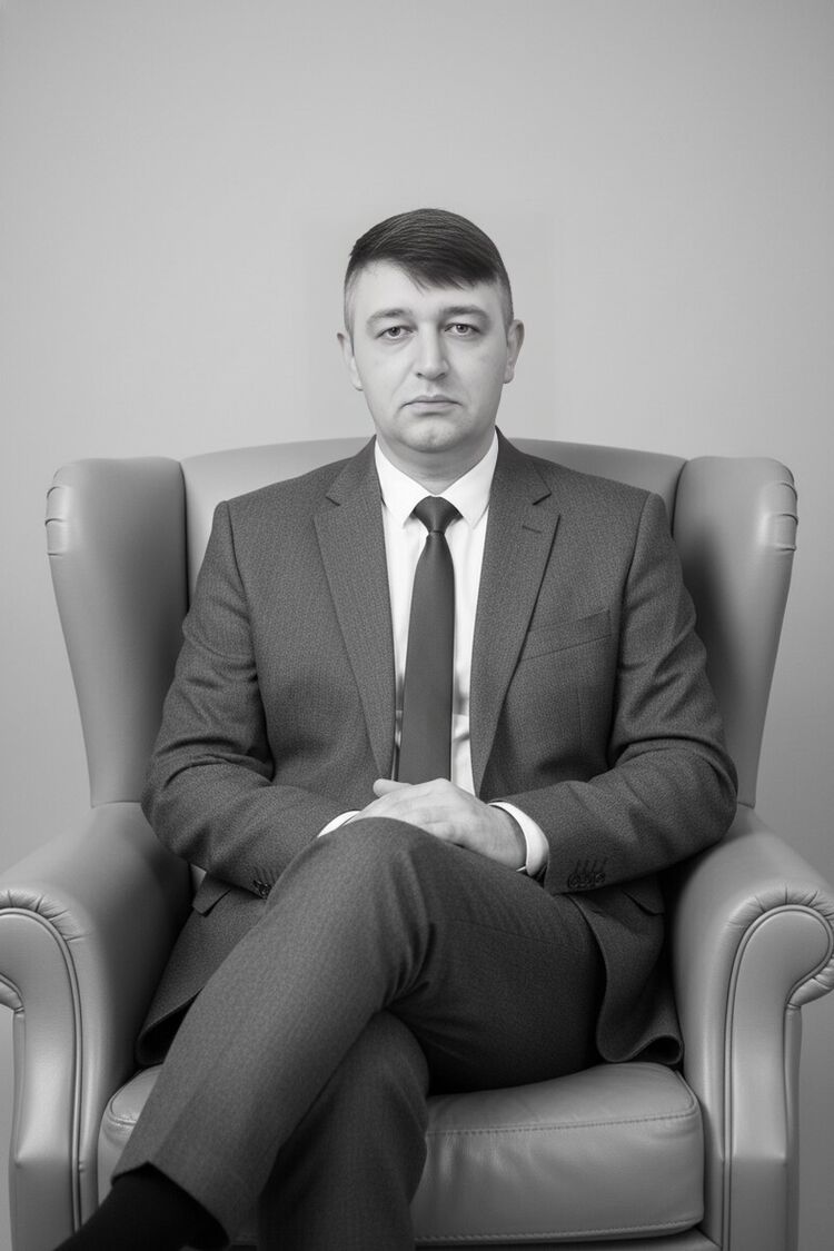  54820328  VIKTOR, 44 ,    