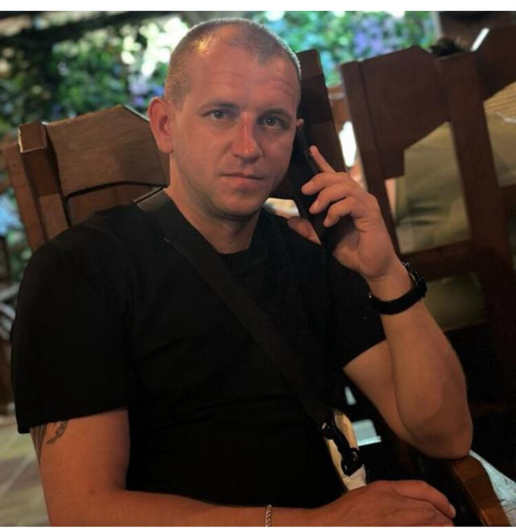  43997598  , 37 ,    Moscow