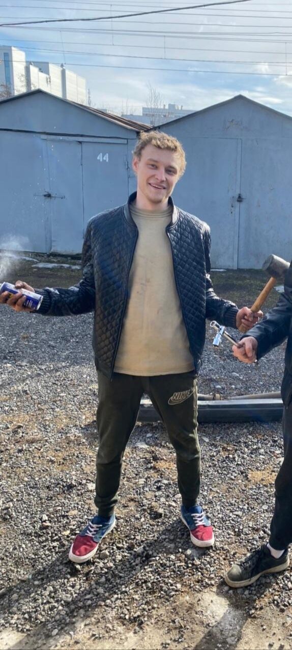  31952578  , 27 ,    -