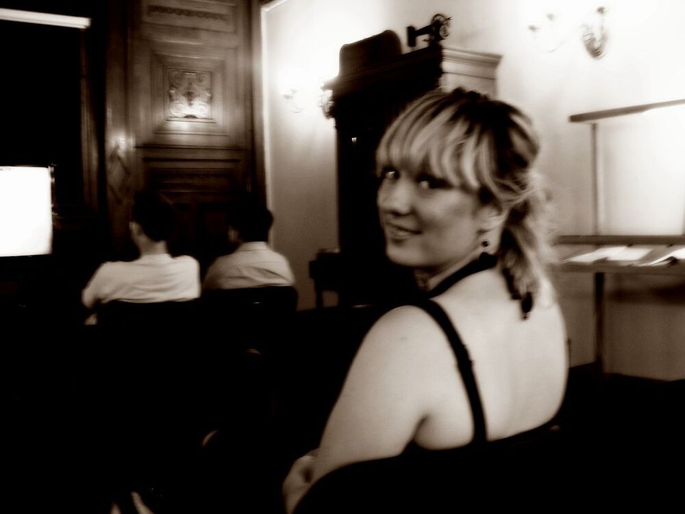  11888298  Viktoria, 37 ,    -