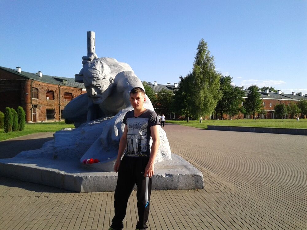  16073478  Michail, 40 ,    
