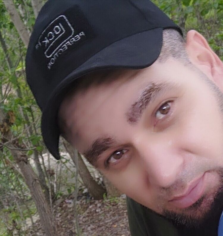  --,   Aslan, 37 ,  