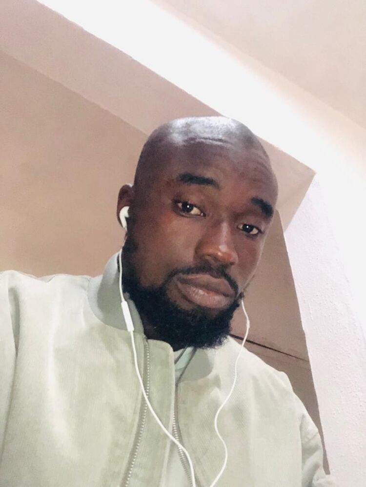  ,   Zazy Ekene, 29 ,   ,   , c 