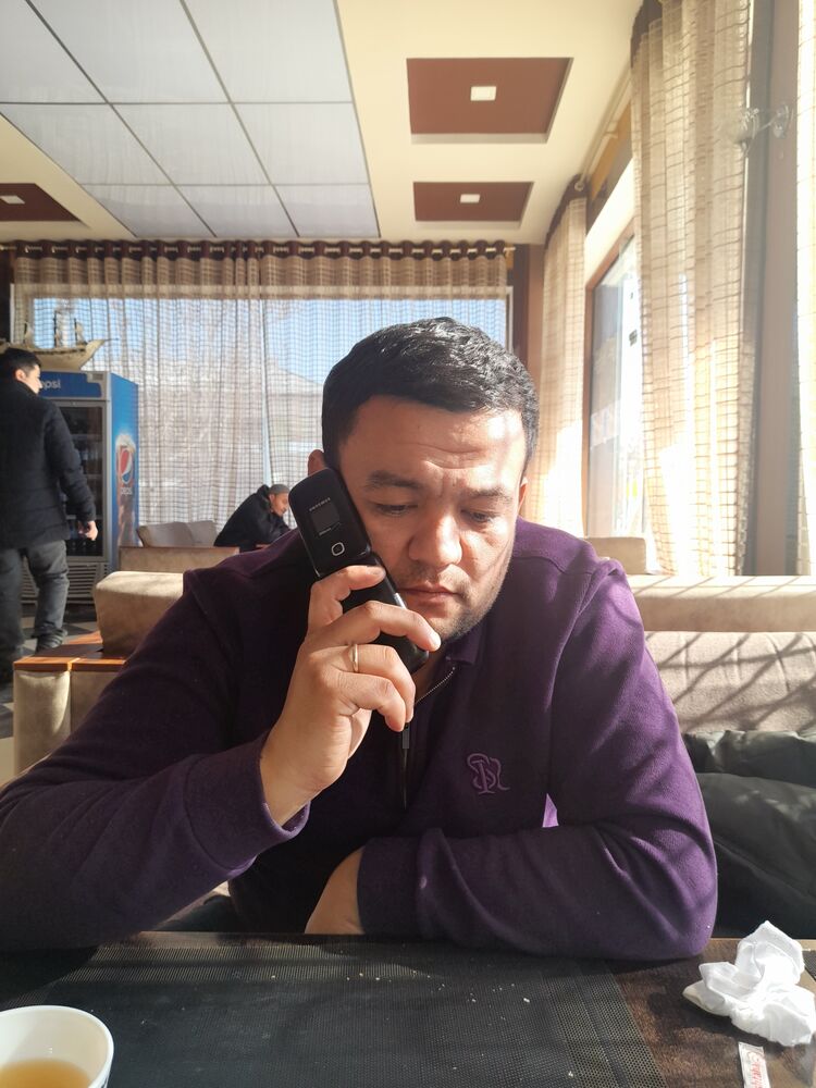  24722528  Bekzod, 35 ,    