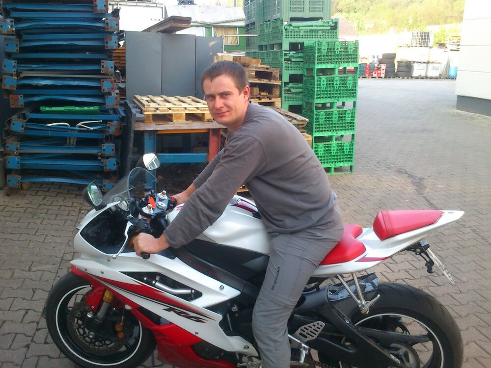  8418288  Alex, 39 ,    