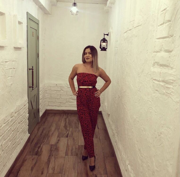  ,   Sabina, 25 ,   ,   , c , 