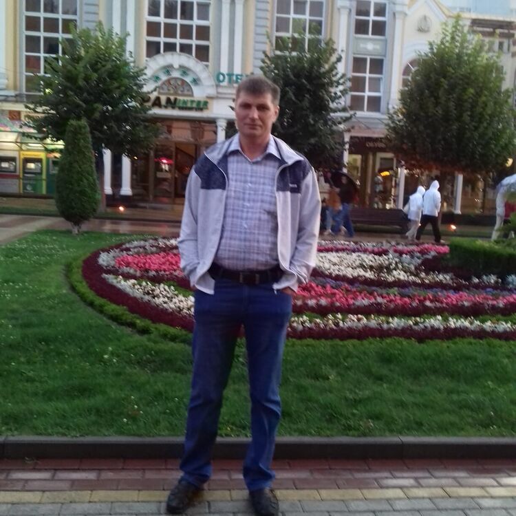  ,   Anatolij, 48 ,   ,   , c 